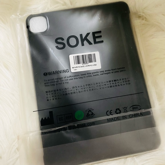 iPad Pro 11in Black Case - Picture 8 of 8